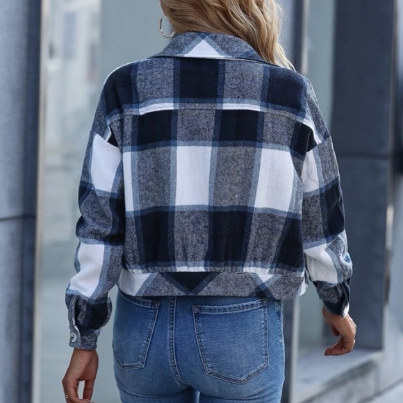 Cozy plaid button down shacket - Picture 3 of 5
